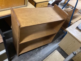 Holzregal