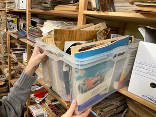 Kunststoffbox mit Dokumenten