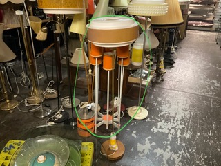 Stehlampe