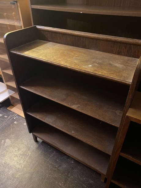 Bücherregal